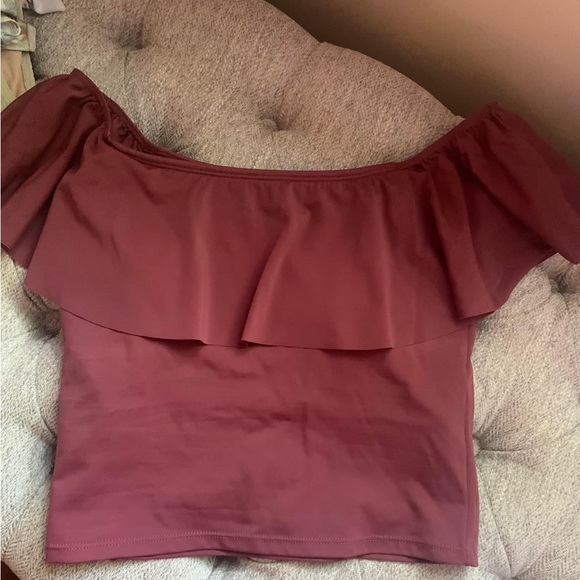 KJ Wine Ruffle Around Top - Picture 1 of 1